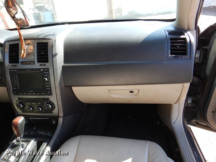 image for item JY9224 2005 Chrysler 300 Limited