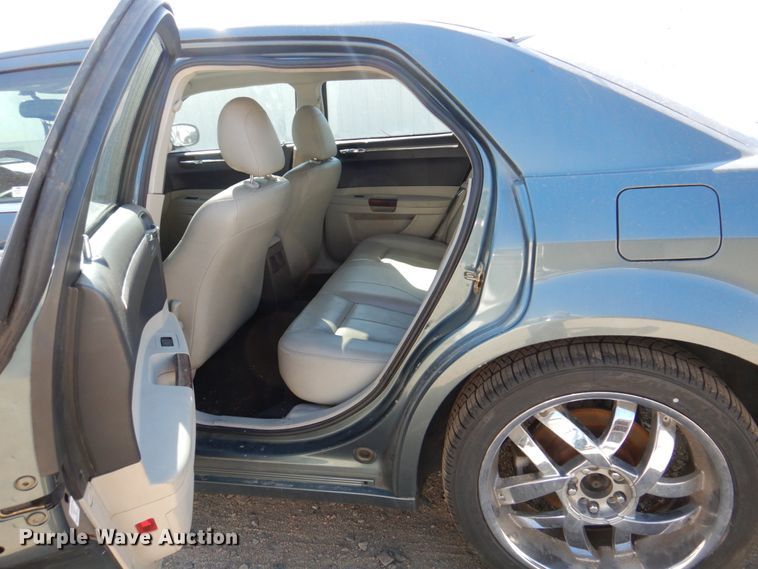 image for item JY9224 2005 Chrysler 300 Limited