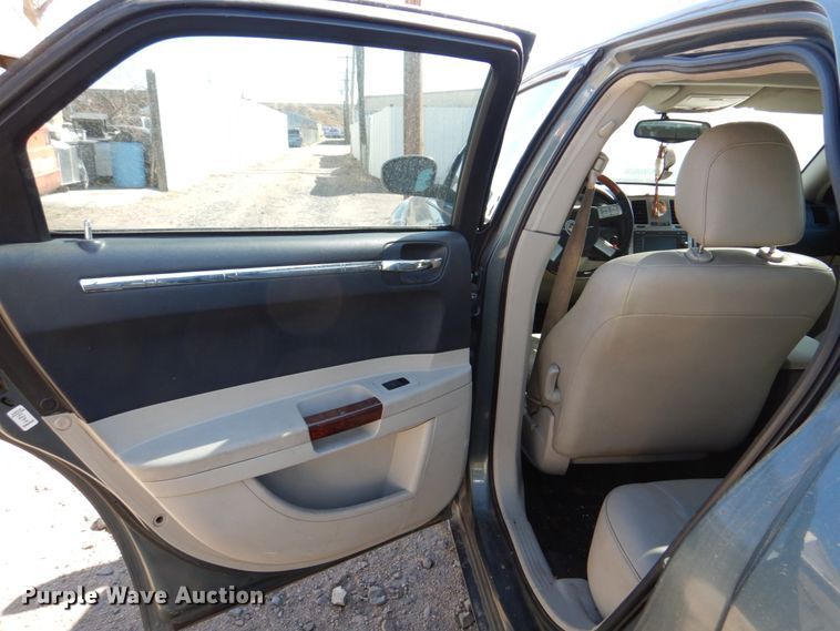 image for item JY9224 2005 Chrysler 300 Limited