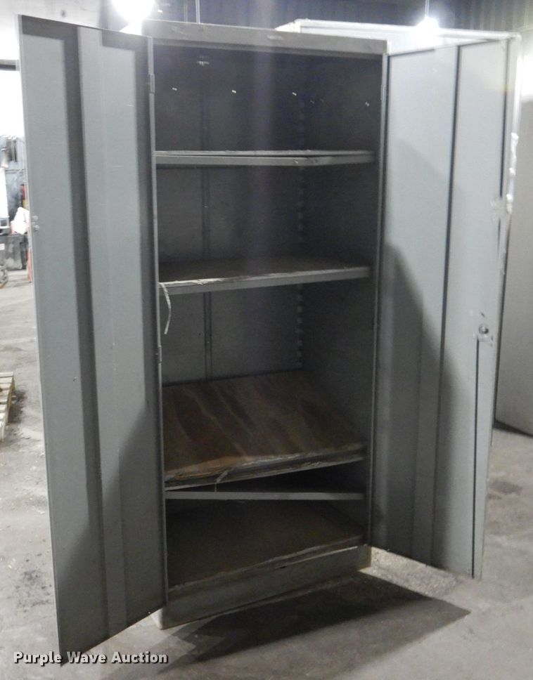 image for item KE9016 (6) metal storage cabinets