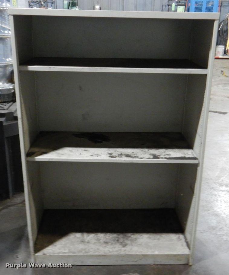 image for item KE9016 (6) metal storage cabinets