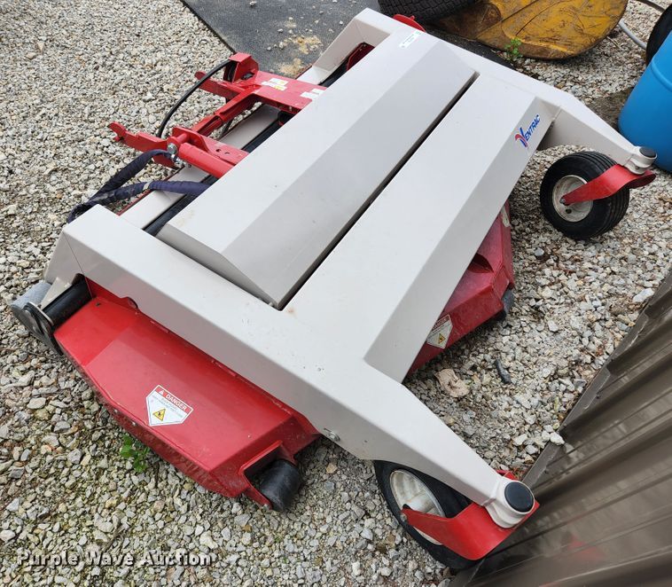 image for item KE9724 Ventrac MJ720  mower deck