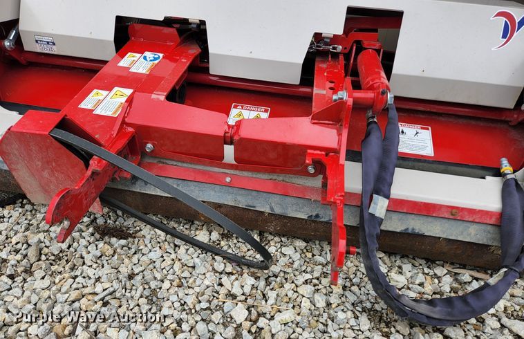 image for item KE9724 Ventrac MJ720  mower deck