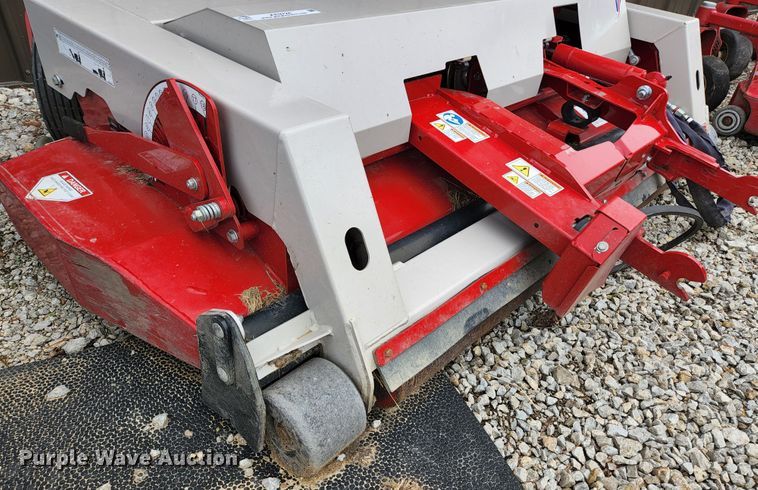 image for item KE9724 Ventrac MJ720  mower deck