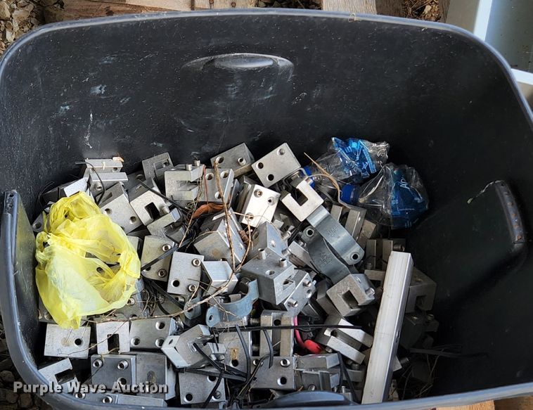 image for item KE9740 (82) solar panels