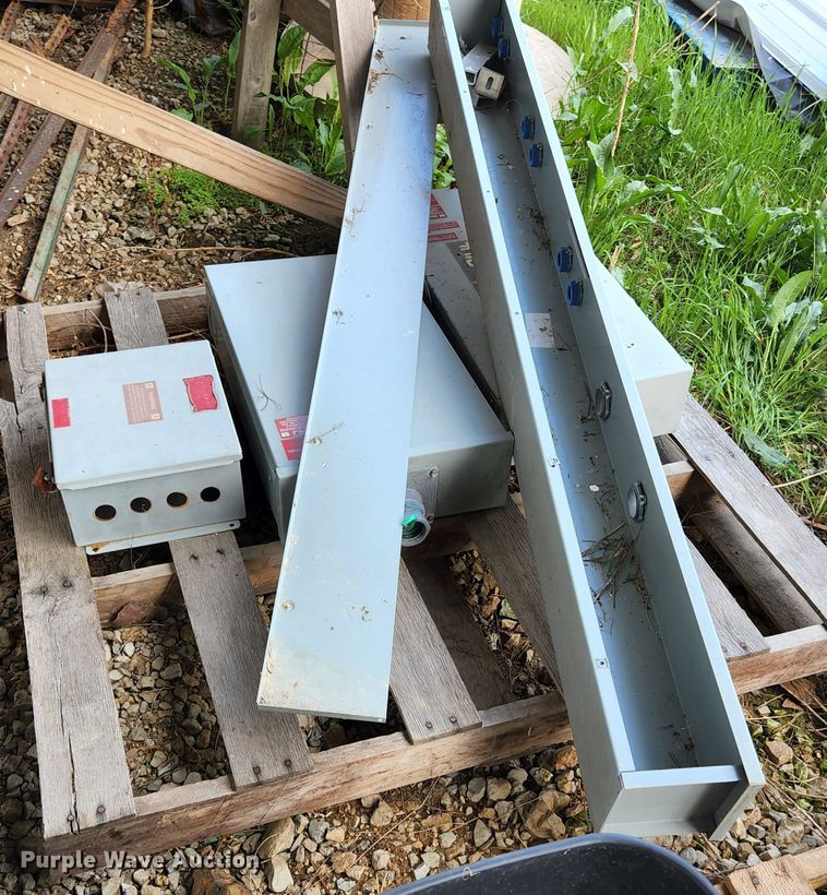 image for item KE9740 (82) solar panels