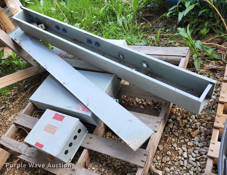 image for item KE9740 (82) solar panels