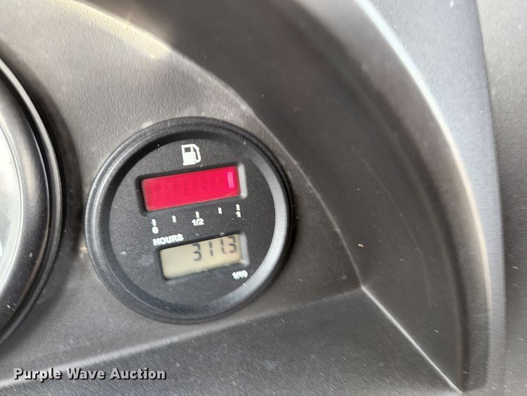 image for item KE9747 2009 Club Car XRT 1550  utility vehicle