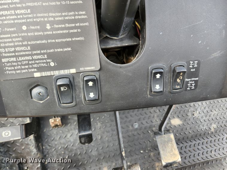 image for item KE9747 2009 Club Car XRT 1550  utility vehicle