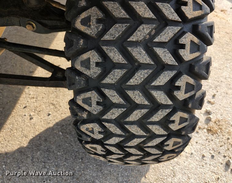 image for item KE9747 2009 Club Car XRT 1550  utility vehicle