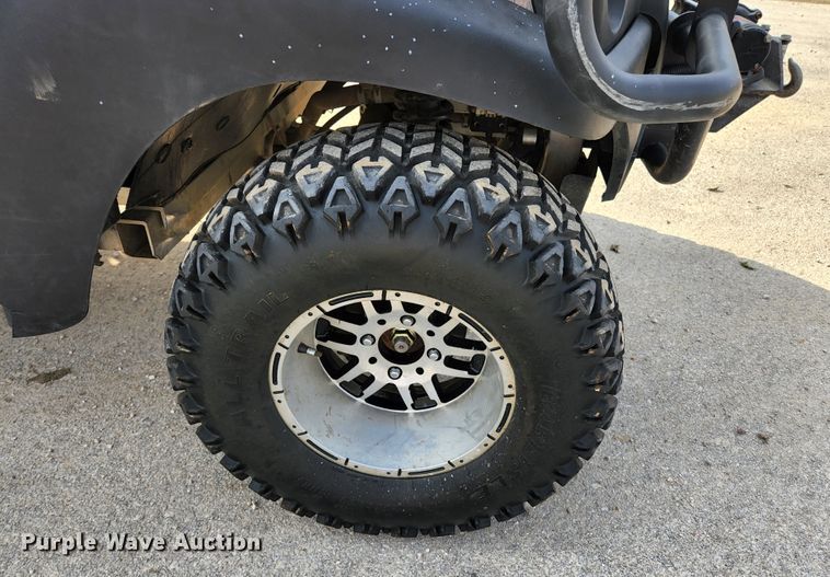 image for item KE9747 2009 Club Car XRT 1550  utility vehicle