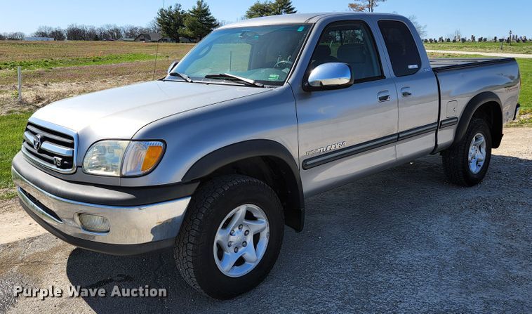 image for item KE9798 2002 Toyota Tundra  Access Cab pickup truck