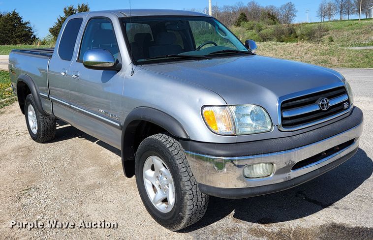 image for item KE9798 2002 Toyota Tundra  Access Cab pickup truck