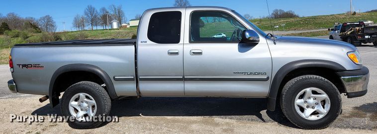 image for item KE9798 2002 Toyota Tundra  Access Cab pickup truck
