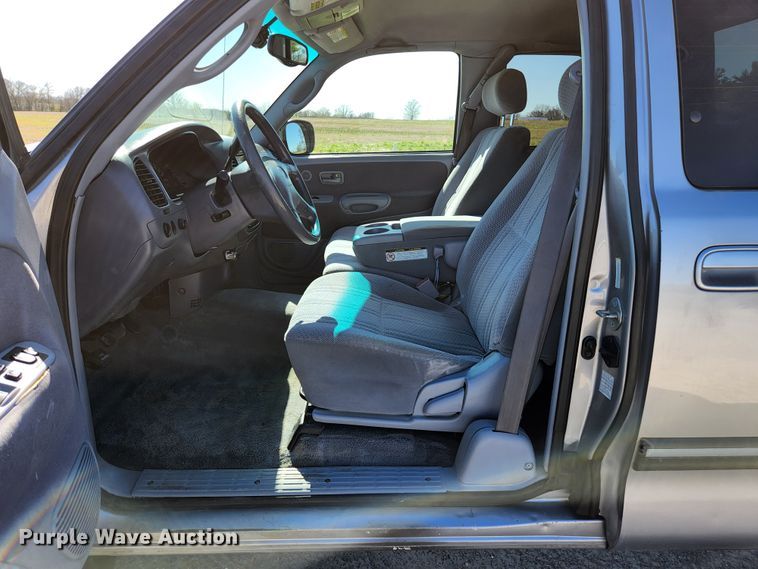 image for item KE9798 2002 Toyota Tundra  Access Cab pickup truck