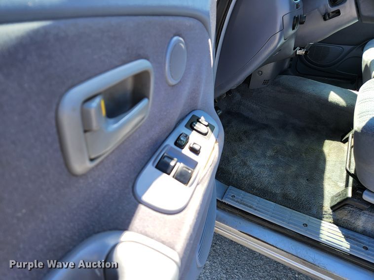 image for item KE9798 2002 Toyota Tundra  Access Cab pickup truck