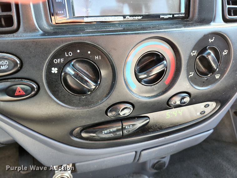image for item KE9798 2002 Toyota Tundra  Access Cab pickup truck