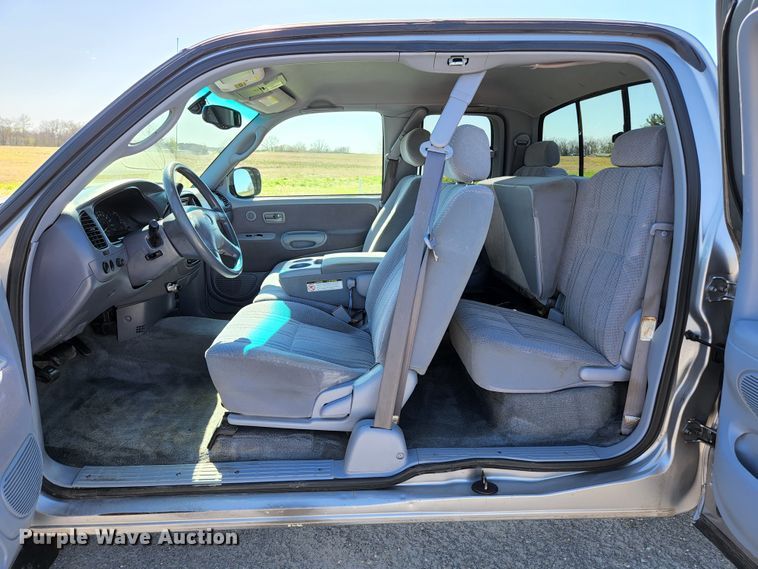image for item KE9798 2002 Toyota Tundra  Access Cab pickup truck