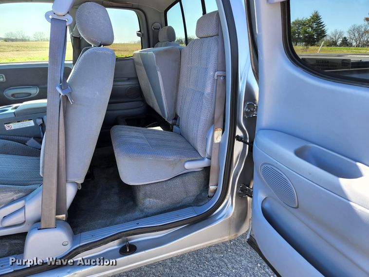 image for item KE9798 2002 Toyota Tundra  Access Cab pickup truck
