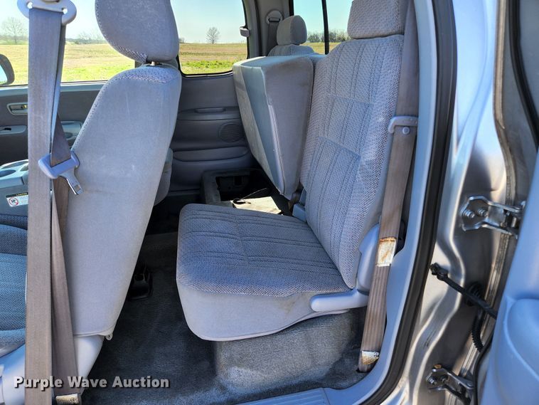 image for item KE9798 2002 Toyota Tundra  Access Cab pickup truck