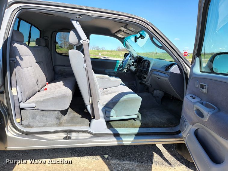 image for item KE9798 2002 Toyota Tundra  Access Cab pickup truck