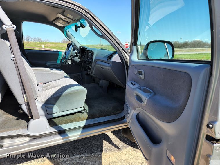 image for item KE9798 2002 Toyota Tundra  Access Cab pickup truck