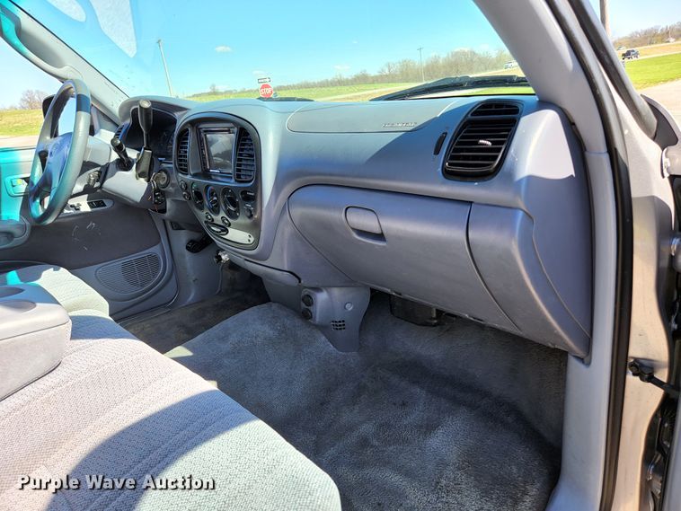 image for item KE9798 2002 Toyota Tundra  Access Cab pickup truck