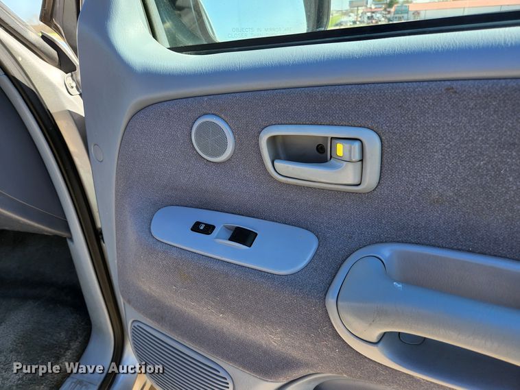 image for item KE9798 2002 Toyota Tundra  Access Cab pickup truck