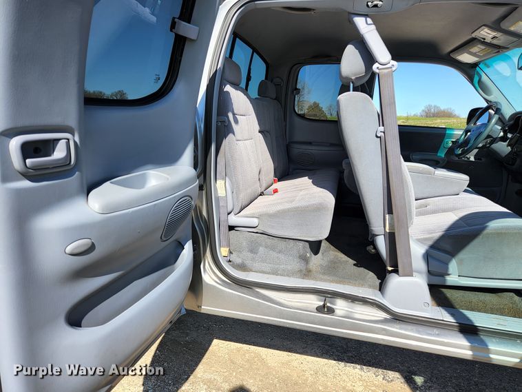 image for item KE9798 2002 Toyota Tundra  Access Cab pickup truck