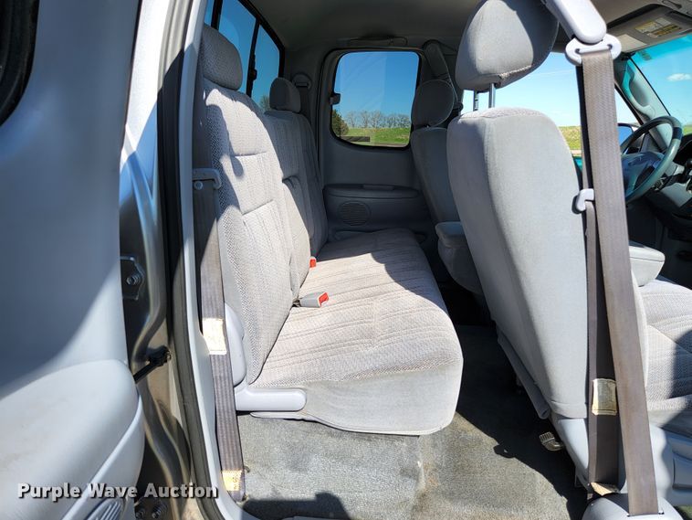 image for item KE9798 2002 Toyota Tundra  Access Cab pickup truck