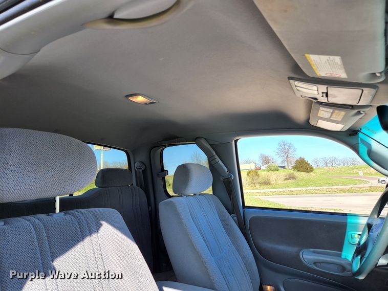 image for item KE9798 2002 Toyota Tundra  Access Cab pickup truck