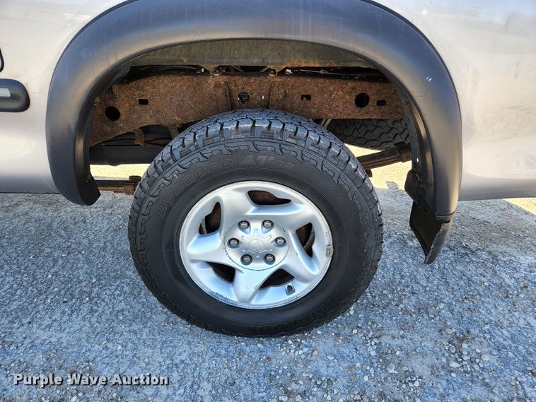 image for item KE9798 2002 Toyota Tundra  Access Cab pickup truck