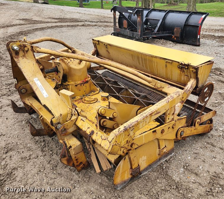 image for item KE9838 Lely  seeder