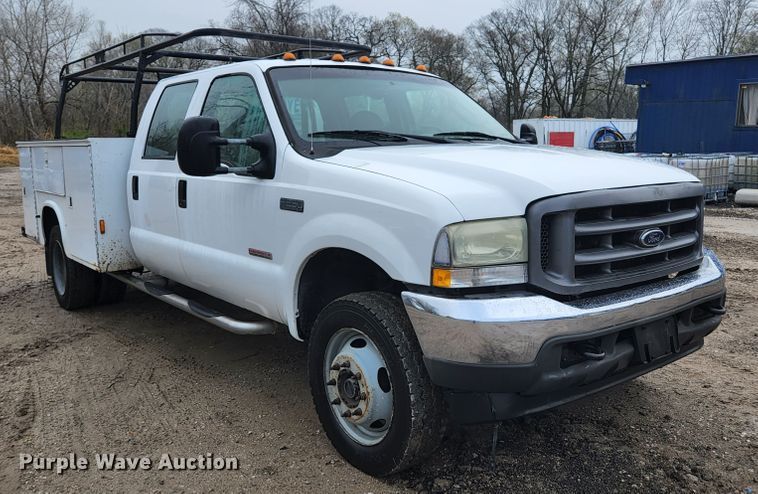 image for item KE9842 2004 Ford F550 Super Duty XL  Crew Cab utility / service truck