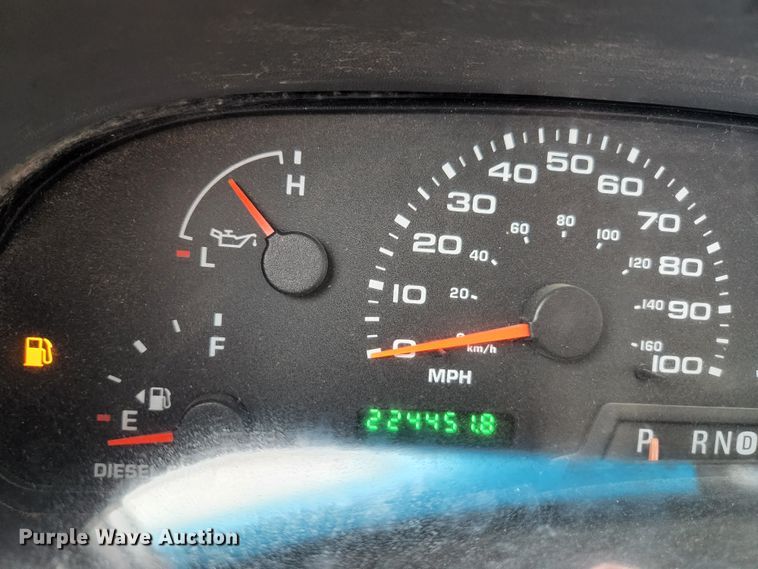 image for item KE9842 2004 Ford F550 Super Duty XL  Crew Cab utility / service truck