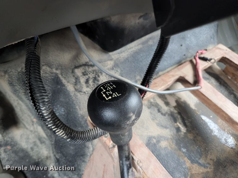 image for item KE9842 2004 Ford F550 Super Duty XL  Crew Cab utility / service truck