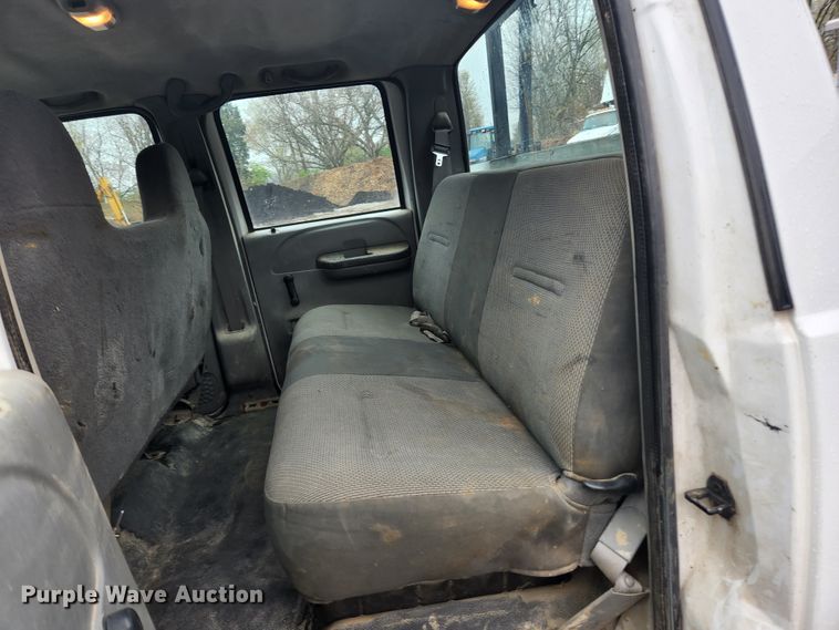 image for item KE9842 2004 Ford F550 Super Duty XL  Crew Cab utility / service truck