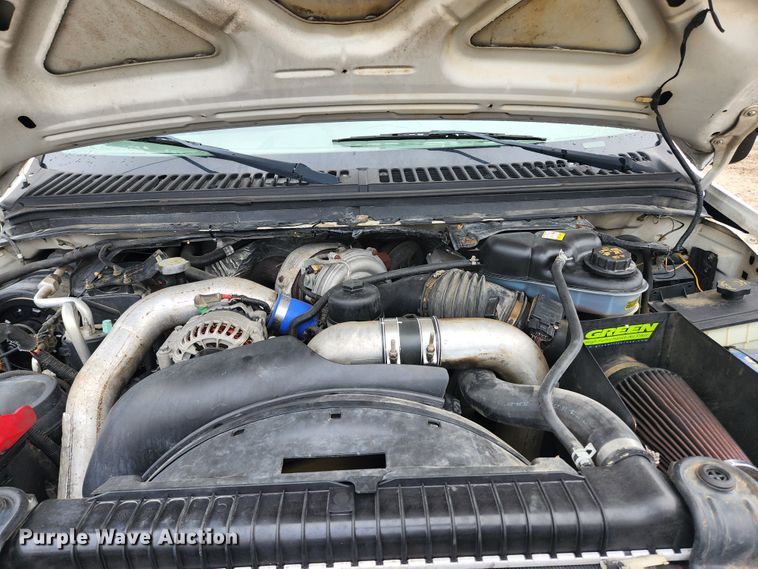 image for item KE9842 2004 Ford F550 Super Duty XL  Crew Cab utility / service truck