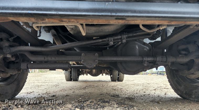 image for item KE9842 2004 Ford F550 Super Duty XL  Crew Cab utility / service truck