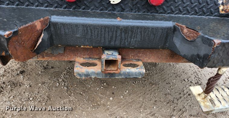 image for item KE9842 2004 Ford F550 Super Duty XL  Crew Cab utility / service truck