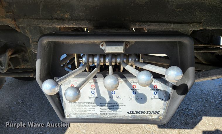 image for item KE9845 2007 Ford F650  tow truck