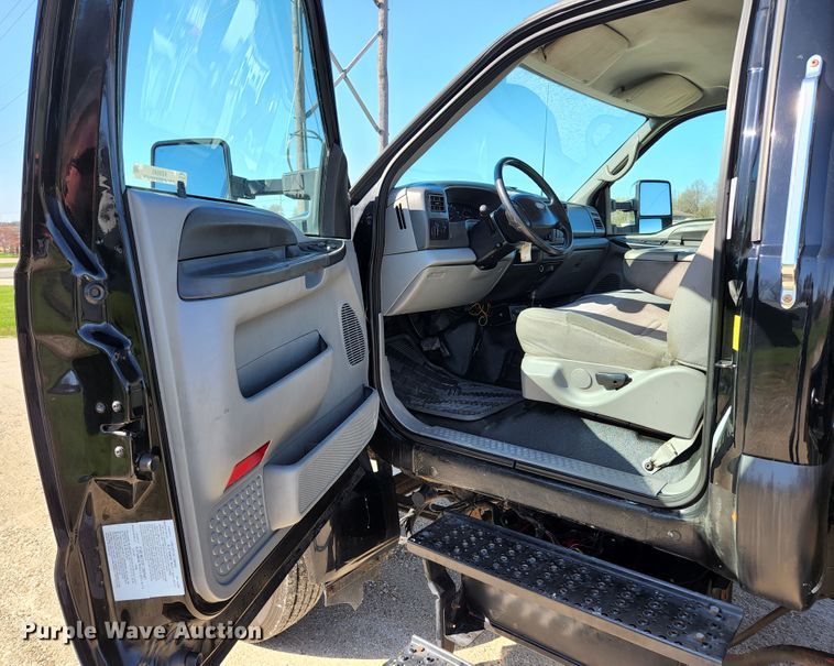 image for item KE9845 2007 Ford F650  tow truck