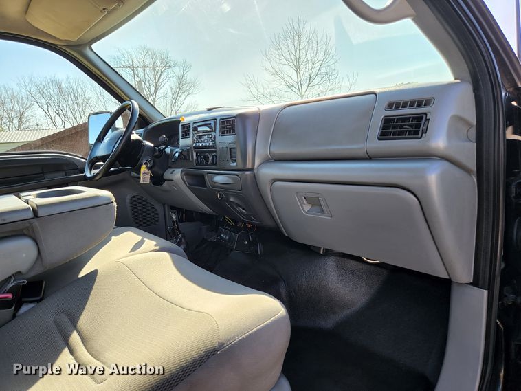 image for item KE9845 2007 Ford F650  tow truck