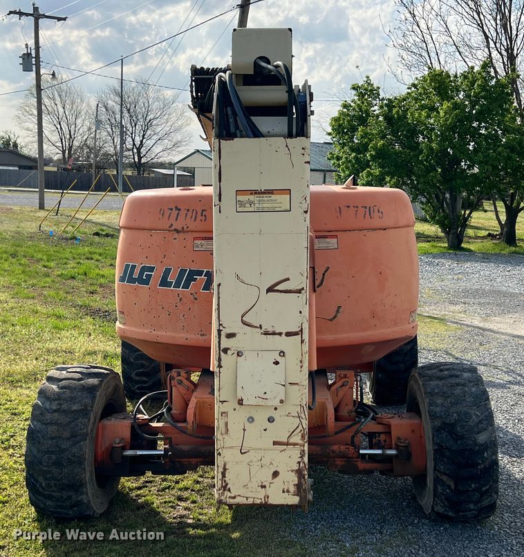 image for item KG9826 1999 JLG 600A  boom lift