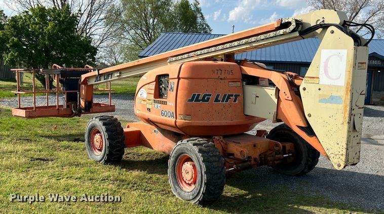 image for item KG9826 1999 JLG 600A  boom lift