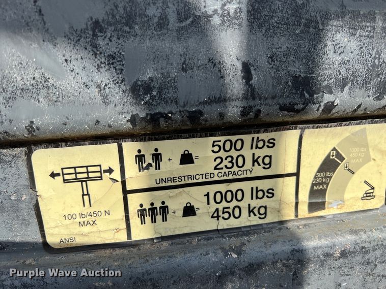 image for item KG9826 1999 JLG 600A  boom lift