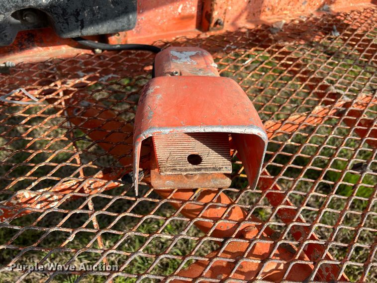 image for item KG9826 1999 JLG 600A  boom lift