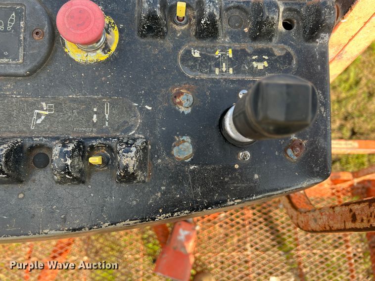 image for item KG9826 1999 JLG 600A  boom lift