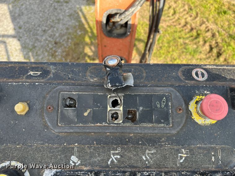 image for item KG9826 1999 JLG 600A  boom lift