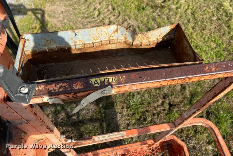 image for item KG9826 1999 JLG 600A  boom lift